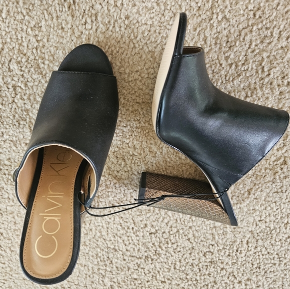 Calvin Klein shoes size 7, New - Picture 2 of 5